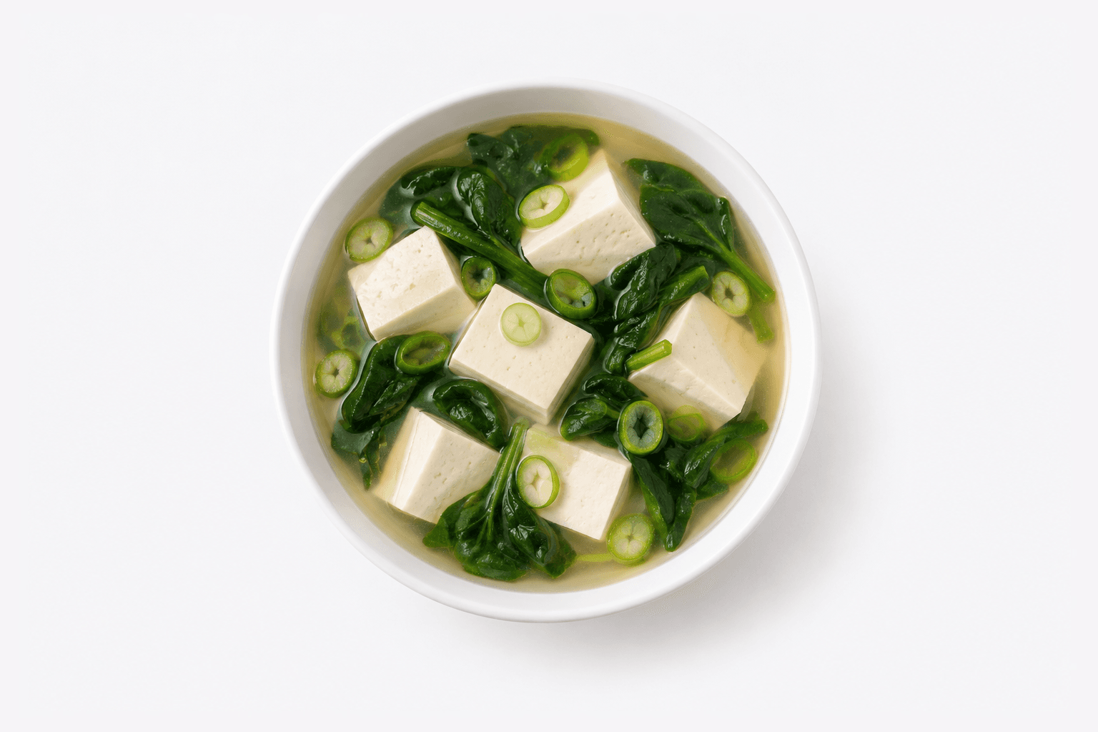 Sopa clara de kelp y tofu